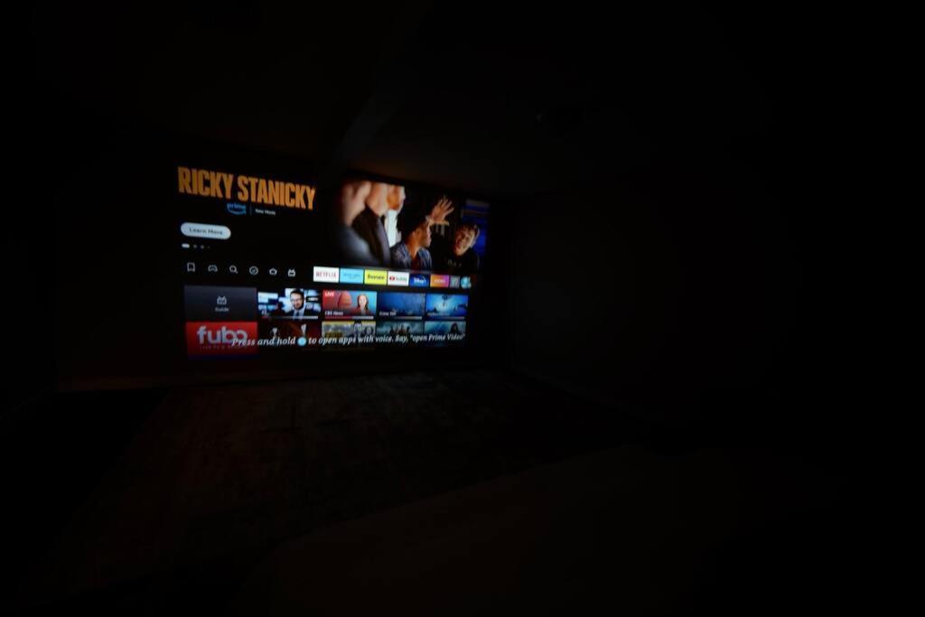 Brand New Cozy Modern Bungalow W/Hot Tub+Movieroom 7 Min From Uptown Charlotte Extérieur photo