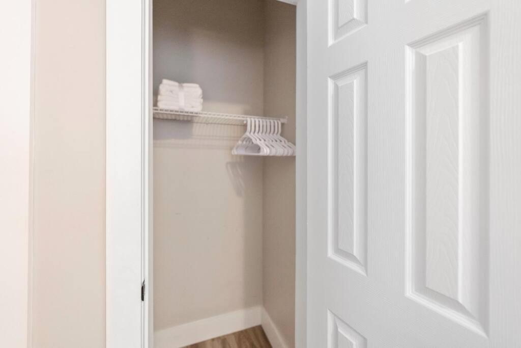 Brand New Cozy Modern Bungalow W/Hot Tub+Movieroom 7 Min From Uptown Charlotte Extérieur photo