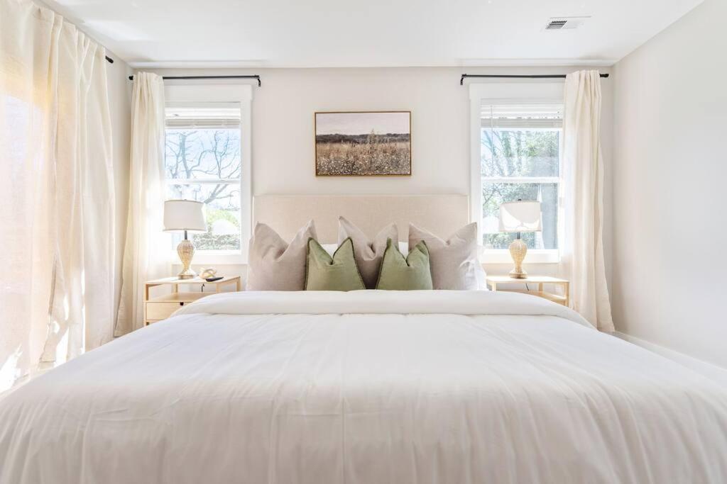 Brand New Cozy Modern Bungalow W/Hot Tub+Movieroom 7 Min From Uptown Charlotte Extérieur photo