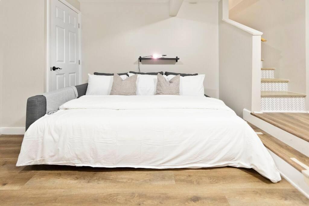 Brand New Cozy Modern Bungalow W/Hot Tub+Movieroom 7 Min From Uptown Charlotte Extérieur photo