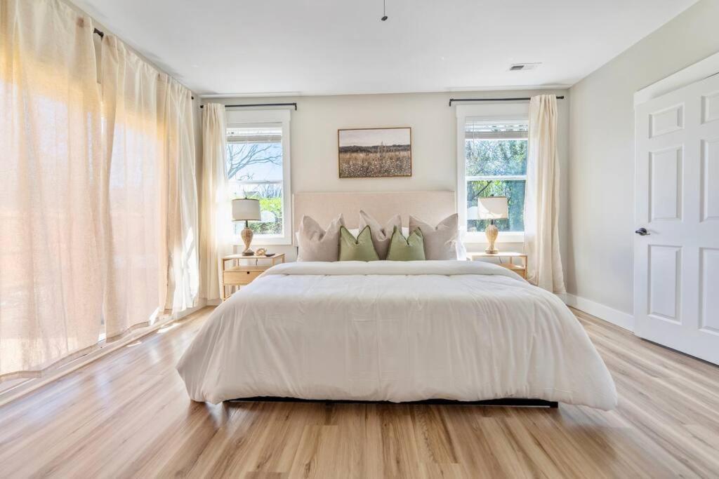 Brand New Cozy Modern Bungalow W/Hot Tub+Movieroom 7 Min From Uptown Charlotte Extérieur photo