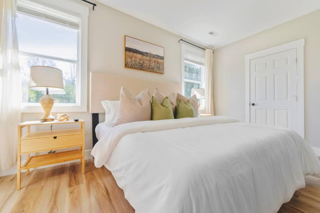Brand New Cozy Modern Bungalow W/Hot Tub+Movieroom 7 Min From Uptown Charlotte Extérieur photo