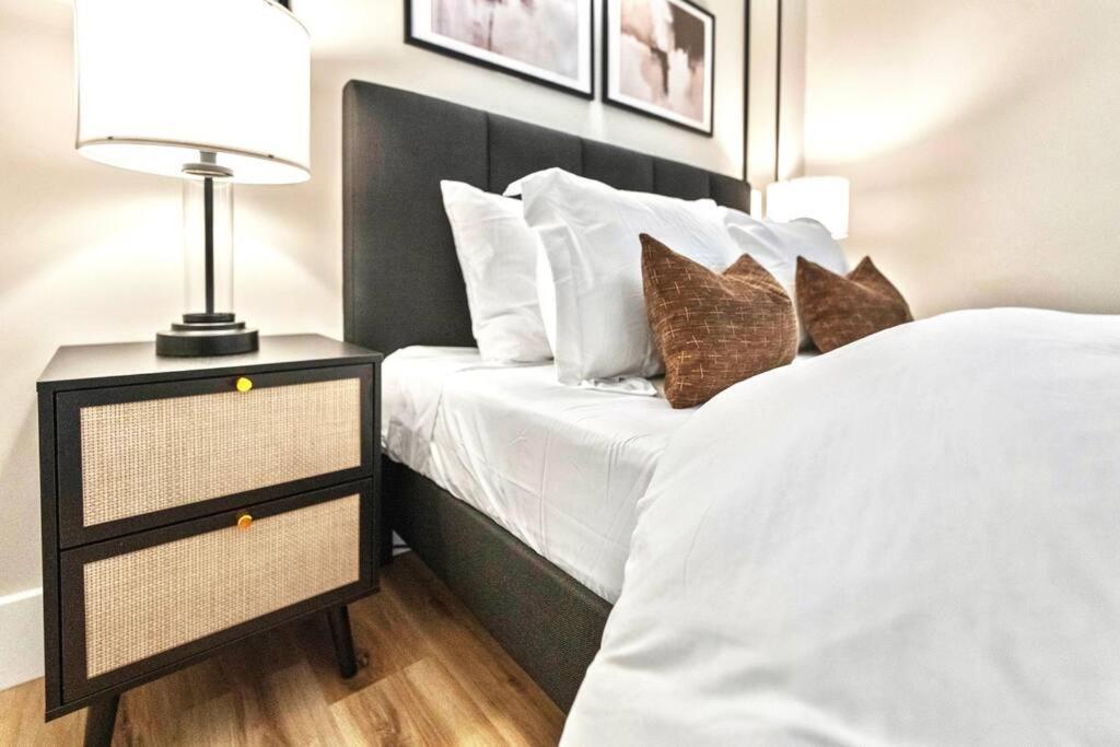 Brand New Cozy Modern Bungalow W/Hot Tub+Movieroom 7 Min From Uptown Charlotte Extérieur photo