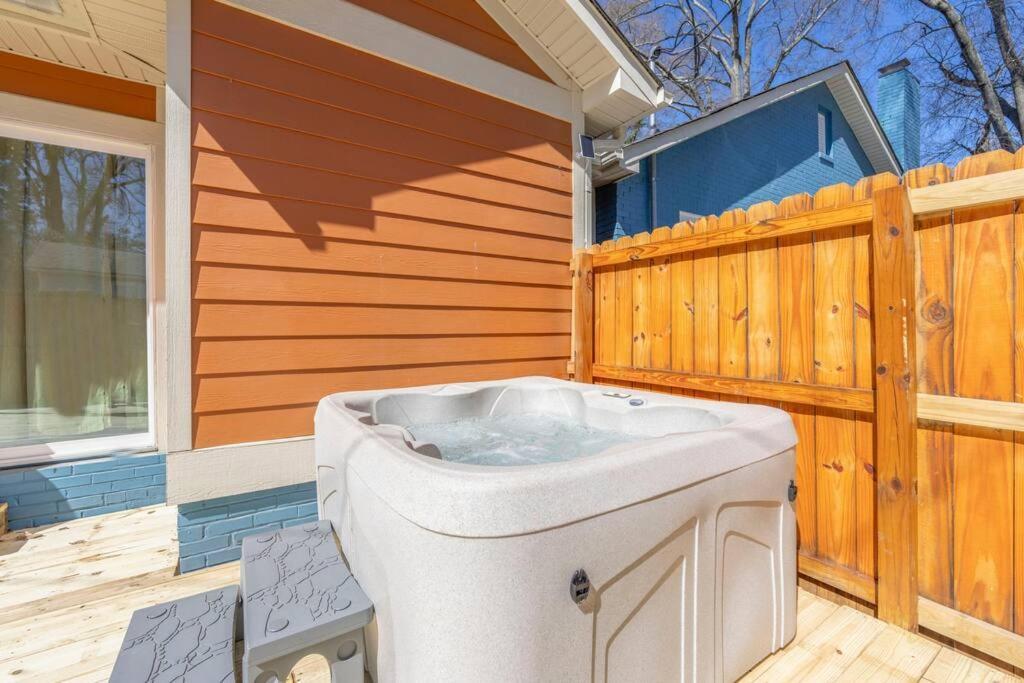 Brand New Cozy Modern Bungalow W/Hot Tub+Movieroom 7 Min From Uptown Charlotte Extérieur photo